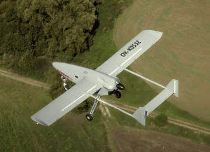 Airbus та Primoco UAV демонструють кероване ШІ роїння дронів у випробуваннях спостереження