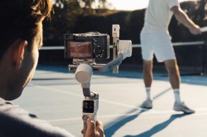 DJI RS 4 Mini Combo: Компактний стабілізатор з AI-відстеженням за ціною $430