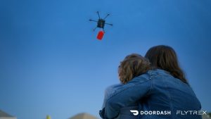DoorDash та Flytrex запускають доставку ресторанів дронами у Техасі