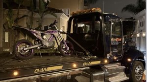 Поліція Каліфорнії використовує дрони для зупинки незаконних їздів на електровелосипедах і мінібайках