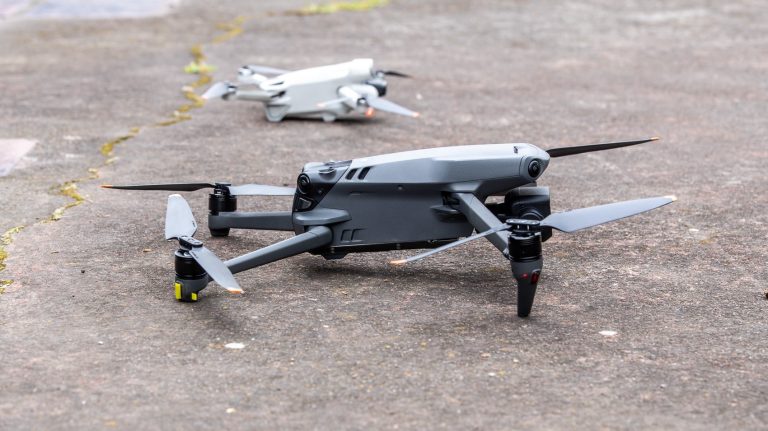 Дослідження від Embry-Riddle виявило порушення дронами обмеження у 400 футів від FAA, що збільшує ризики зіткнень у повітрі