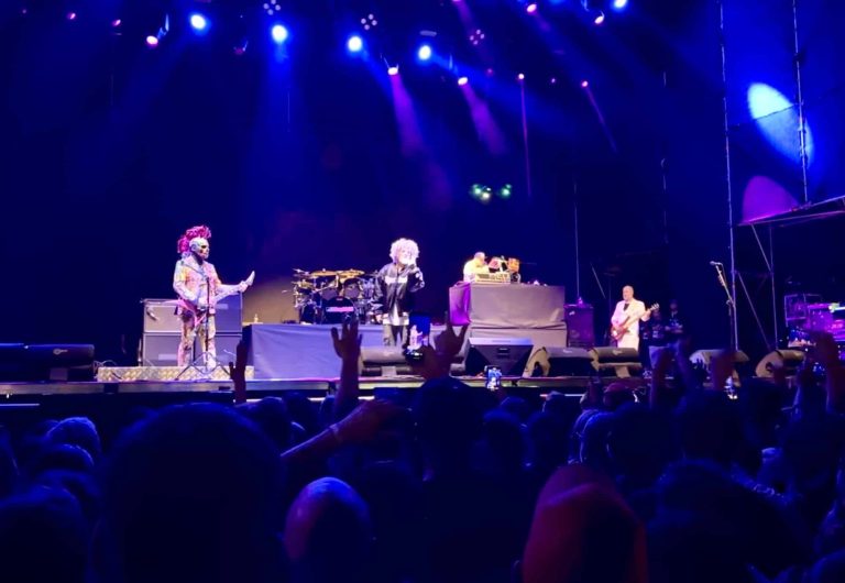Перешкоди від дронів на концерті Limp Bizkit підкреслюють зростаючі проблеми безпеки